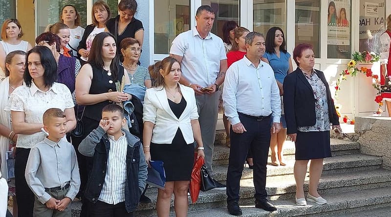 Sitovo Belediyesi sınırları içindeki tüm anaokullarında, ilkokullarda ve Tarım Meslek Lisesi’nde yeni eğitim-öğretim yılı törenle açıldı.